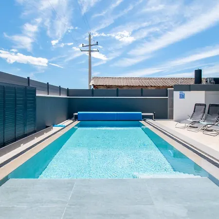 Villa Marsel With Pool & Jacuzzi By Istrabook