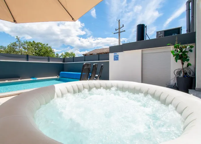 Marsel With Pool & Jacuzzi By Istrabook Villa