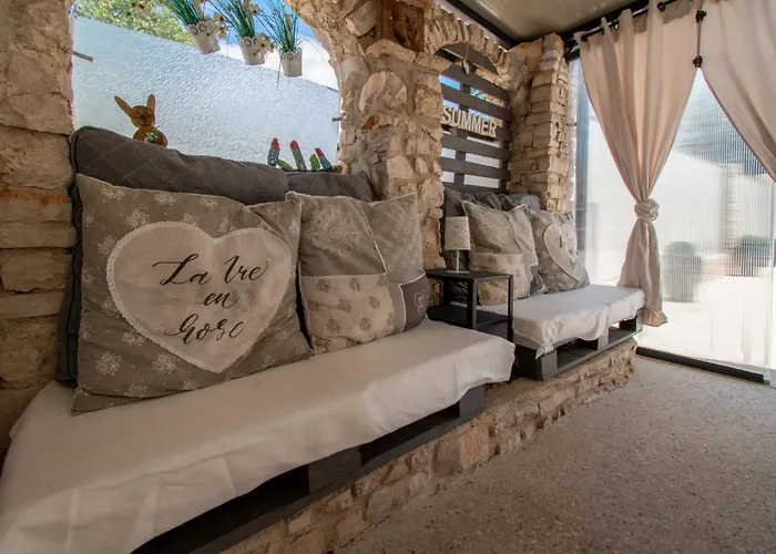 Marsel With Pool & Jacuzzi By Istrabook Villa