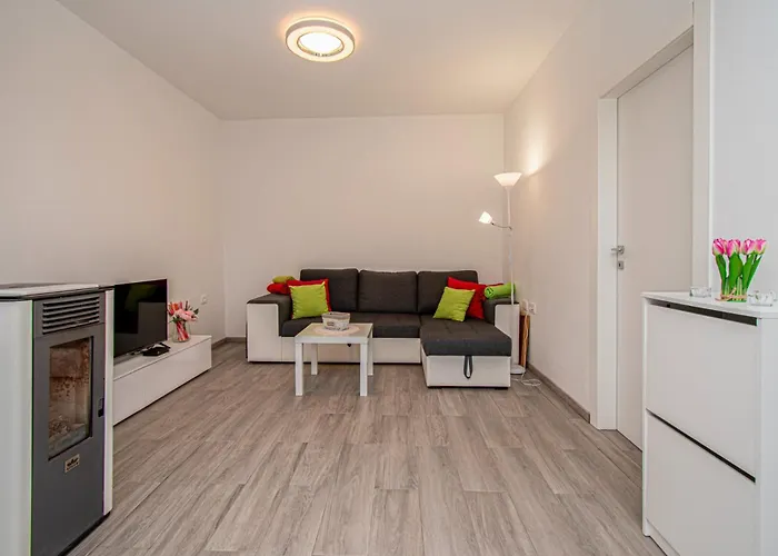 Villa Marsel With Pool & Jacuzzi By Istrabook *