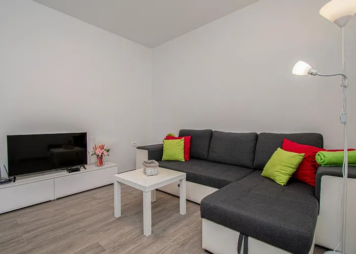 Marsel With Pool & Jacuzzi By Istrabook Villa *