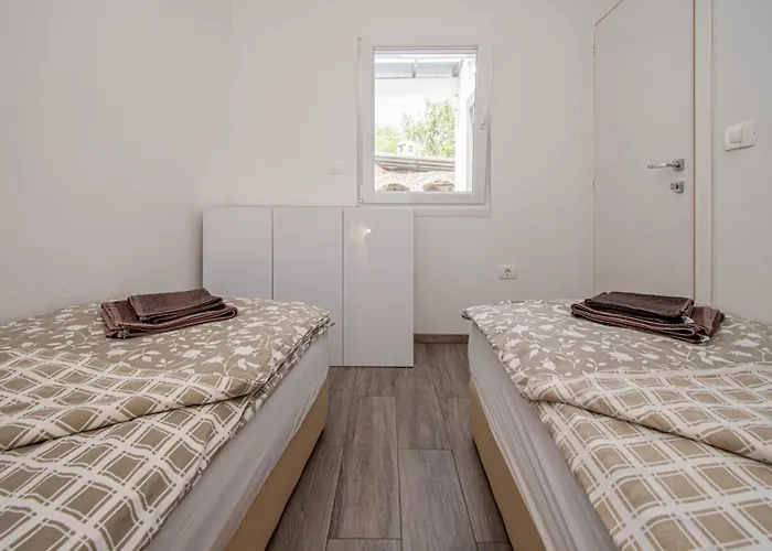 Villa Marsel With Pool & Jacuzzi By Istrabook *