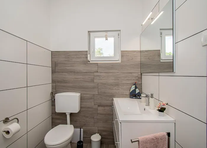 Villa Marsel With Pool & Jacuzzi By Istrabook