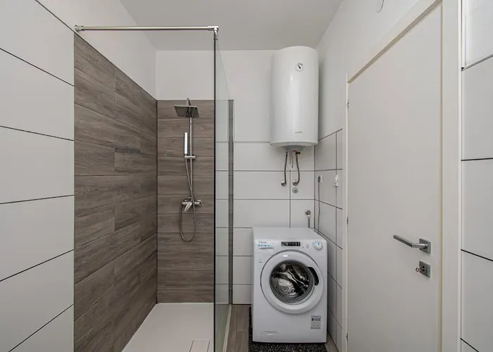 Marsel With Pool & Jacuzzi By Istrabook * Gajana