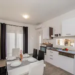 Marsel With Pool & Jacuzzi By Istrabook Villa Gajana